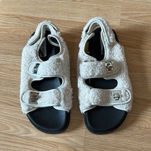 NWOT Steve Madden Women's Margie Footbed Sandals, natural sherpa